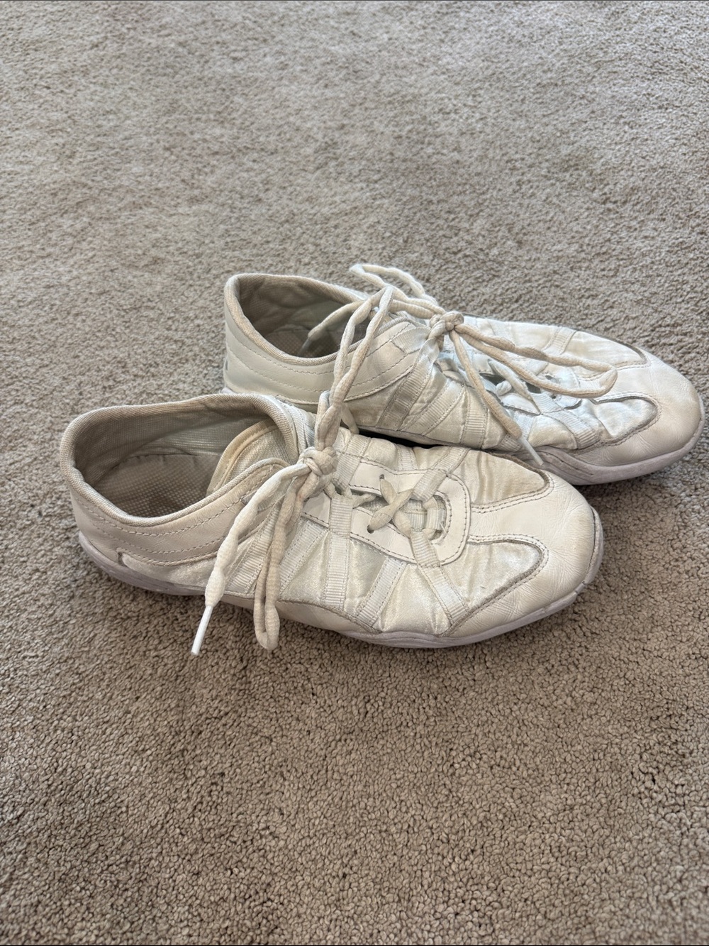 Nfinity size 8 cheer shoes